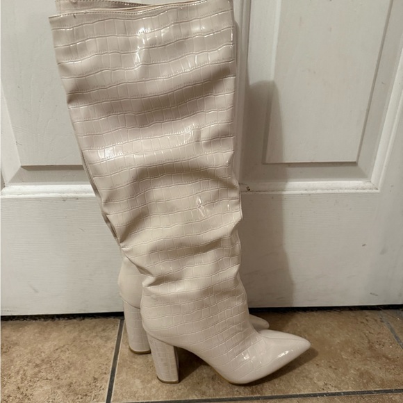 Cream Boots - Picture 5 of 6